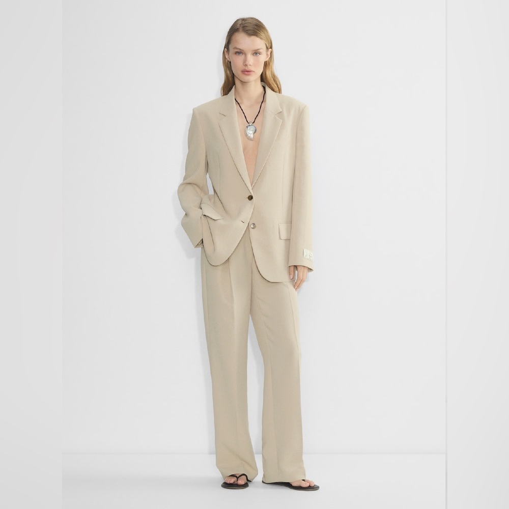 Aritzia Wilfred Effortless Pant Crepette in Pearl (Regular Length)
